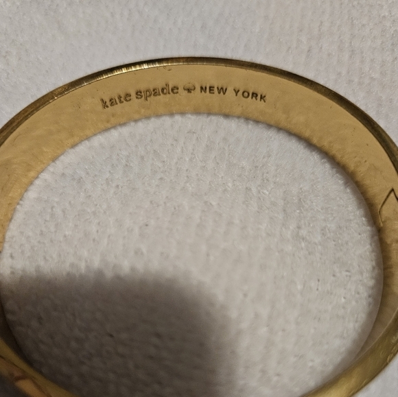 Kate Spade Black Enamel Hinged Bangle Bracelet w/bag - Picture 3 of 11